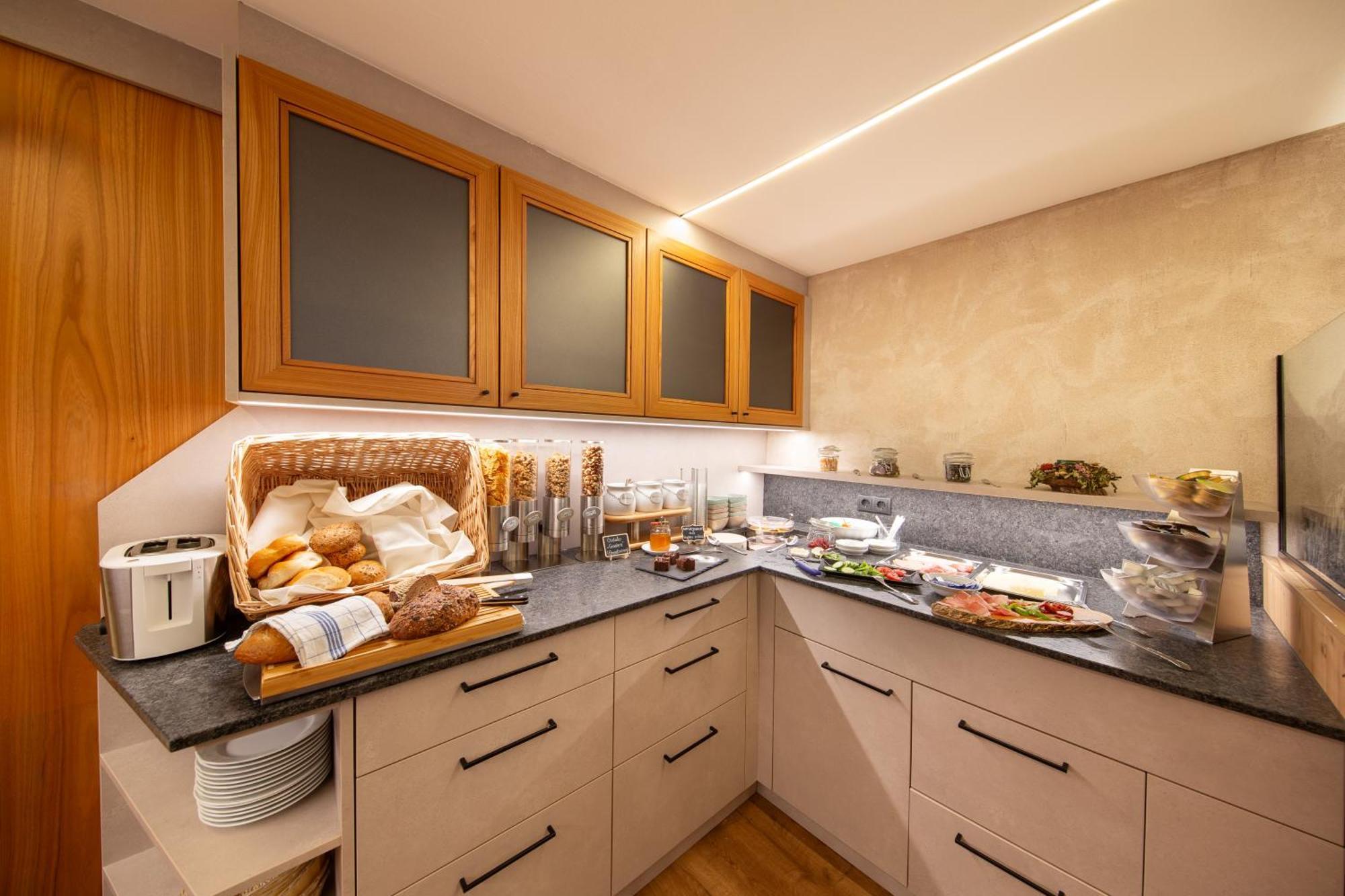 Hotel Garni Schoenblick Sölden Zewnętrze zdjęcie