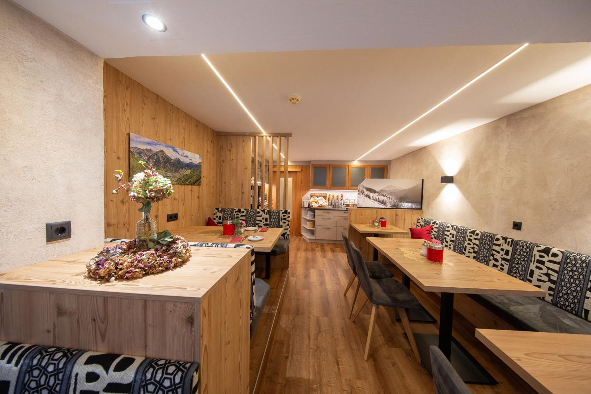 Hotel Garni Schoenblick Sölden Zewnętrze zdjęcie
