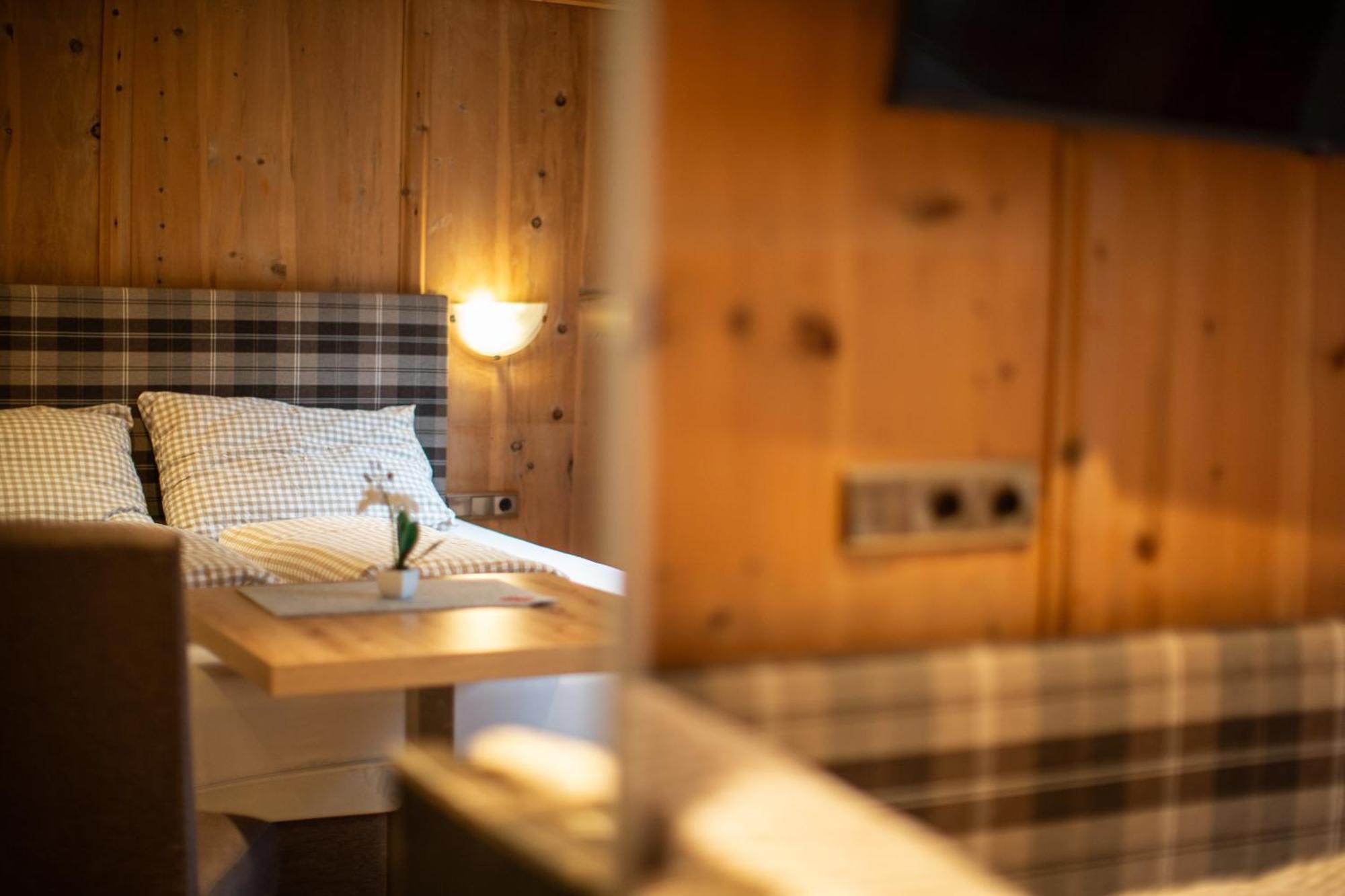 Hotel Garni Schoenblick Sölden Zewnętrze zdjęcie