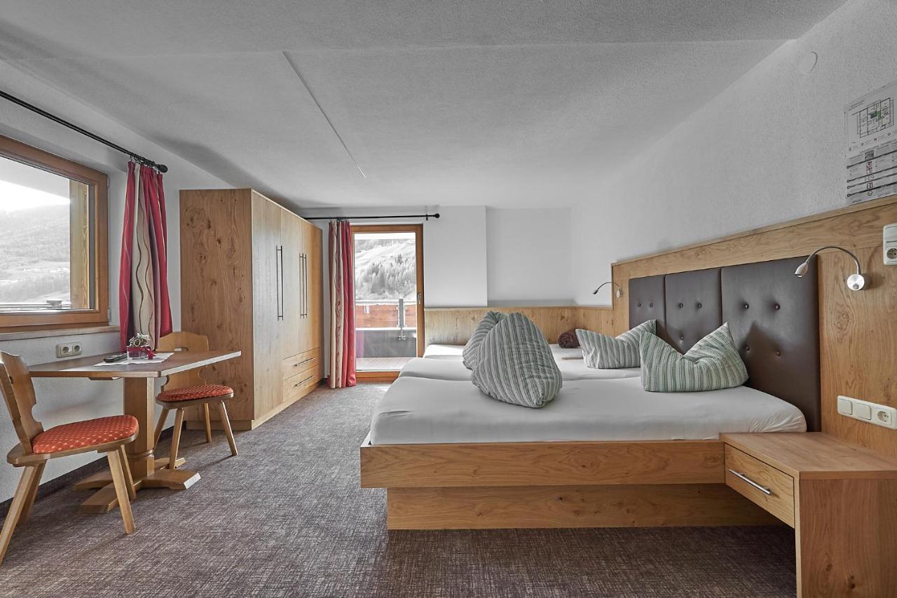 Hotel Garni Schoenblick Sölden Zewnętrze zdjęcie