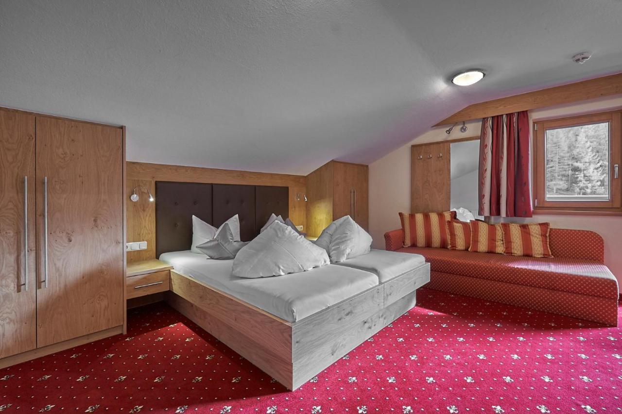 Hotel Garni Schoenblick Sölden Zewnętrze zdjęcie