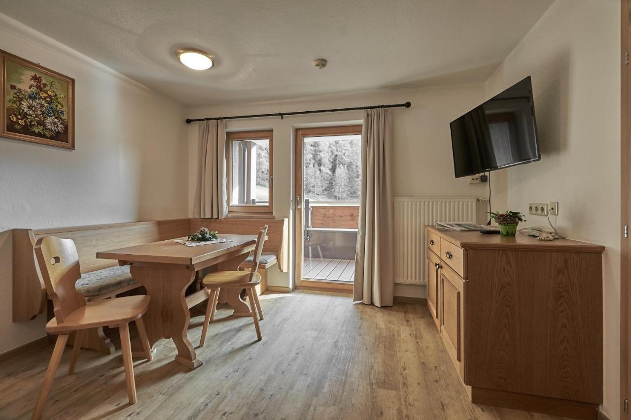 Hotel Garni Schoenblick Sölden Zewnętrze zdjęcie