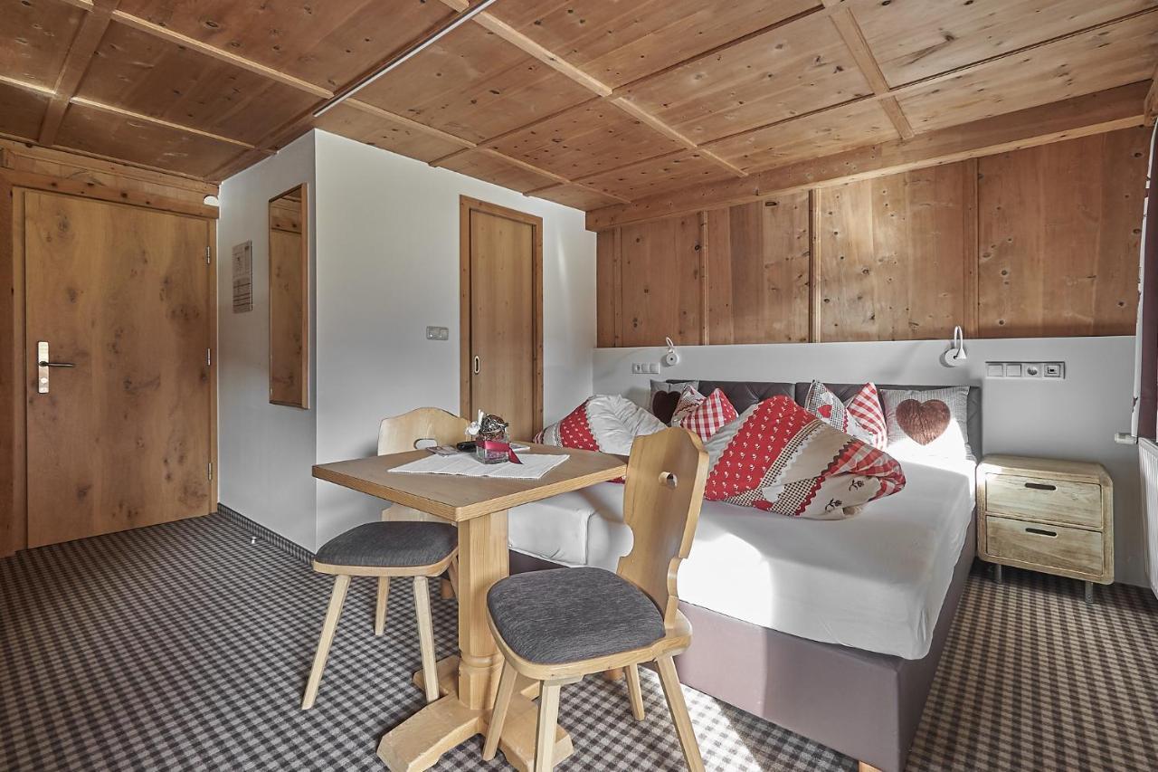 Hotel Garni Schoenblick Sölden Zewnętrze zdjęcie
